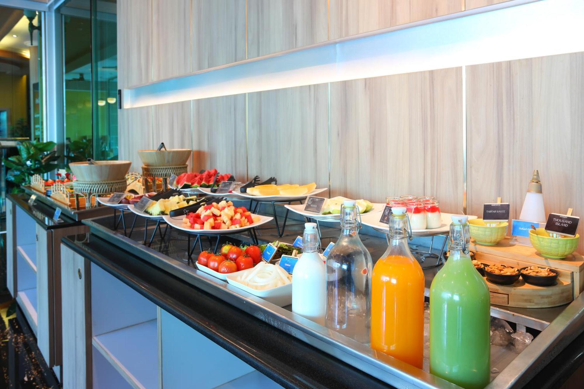 Sira Grande Hotel & Spa Patong Екстериор снимка