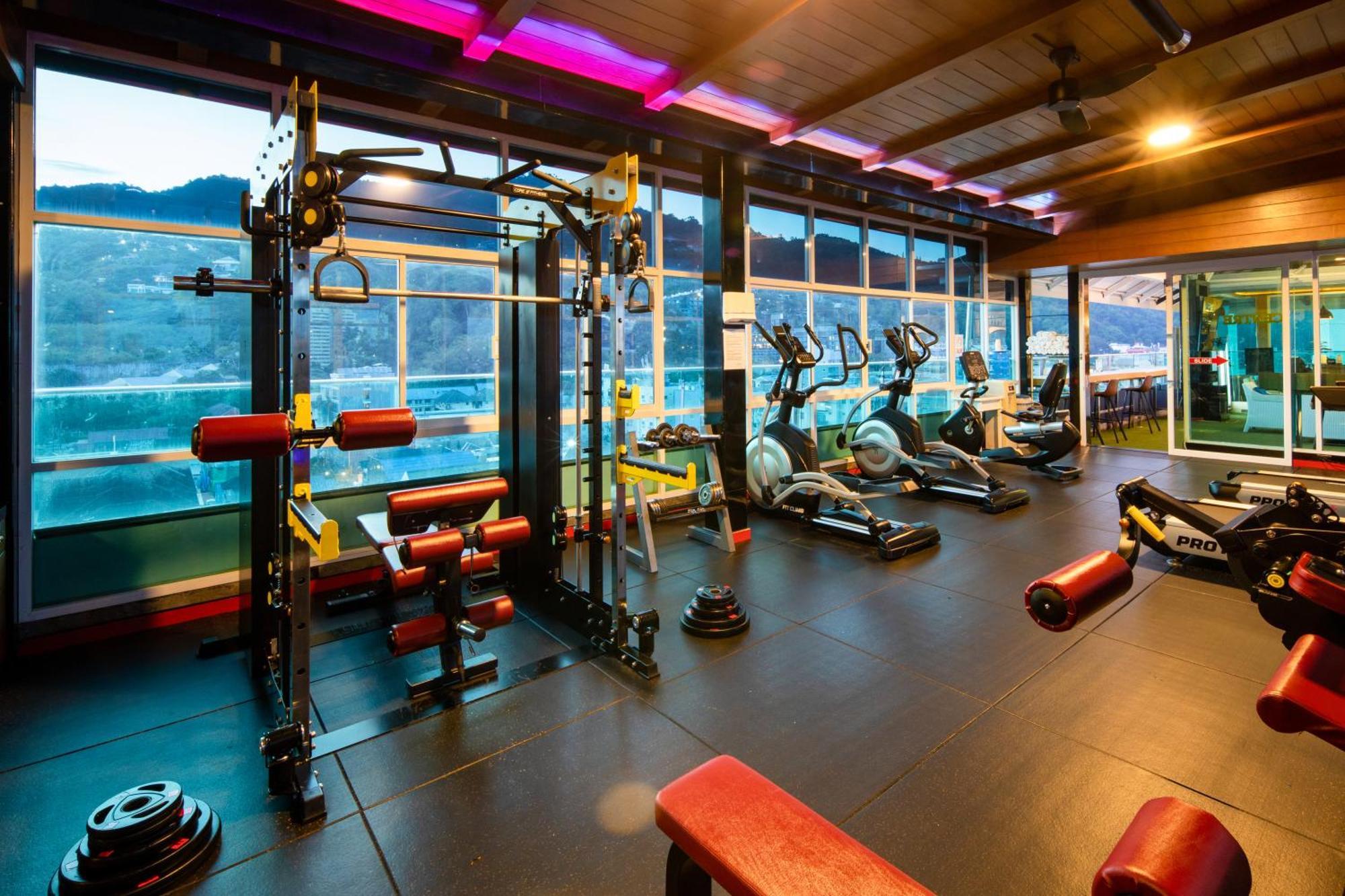 Sira Grande Hotel & Spa Patong Екстериор снимка
