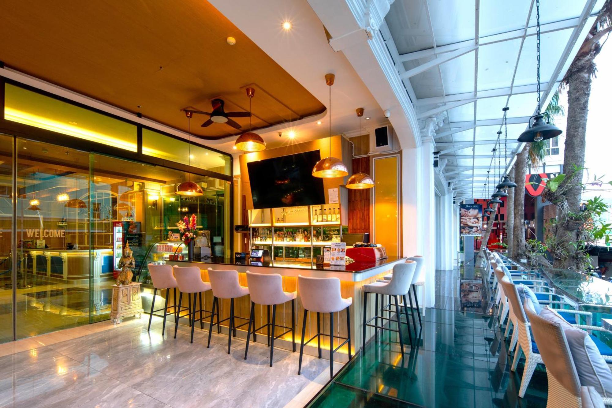 Sira Grande Hotel & Spa Patong Екстериор снимка