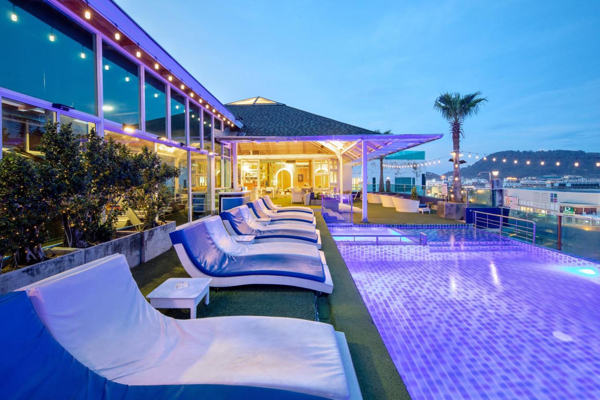 Sira Grande Hotel & Spa Patong Екстериор снимка